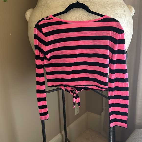 Tied crop top - Picture 2 of 3